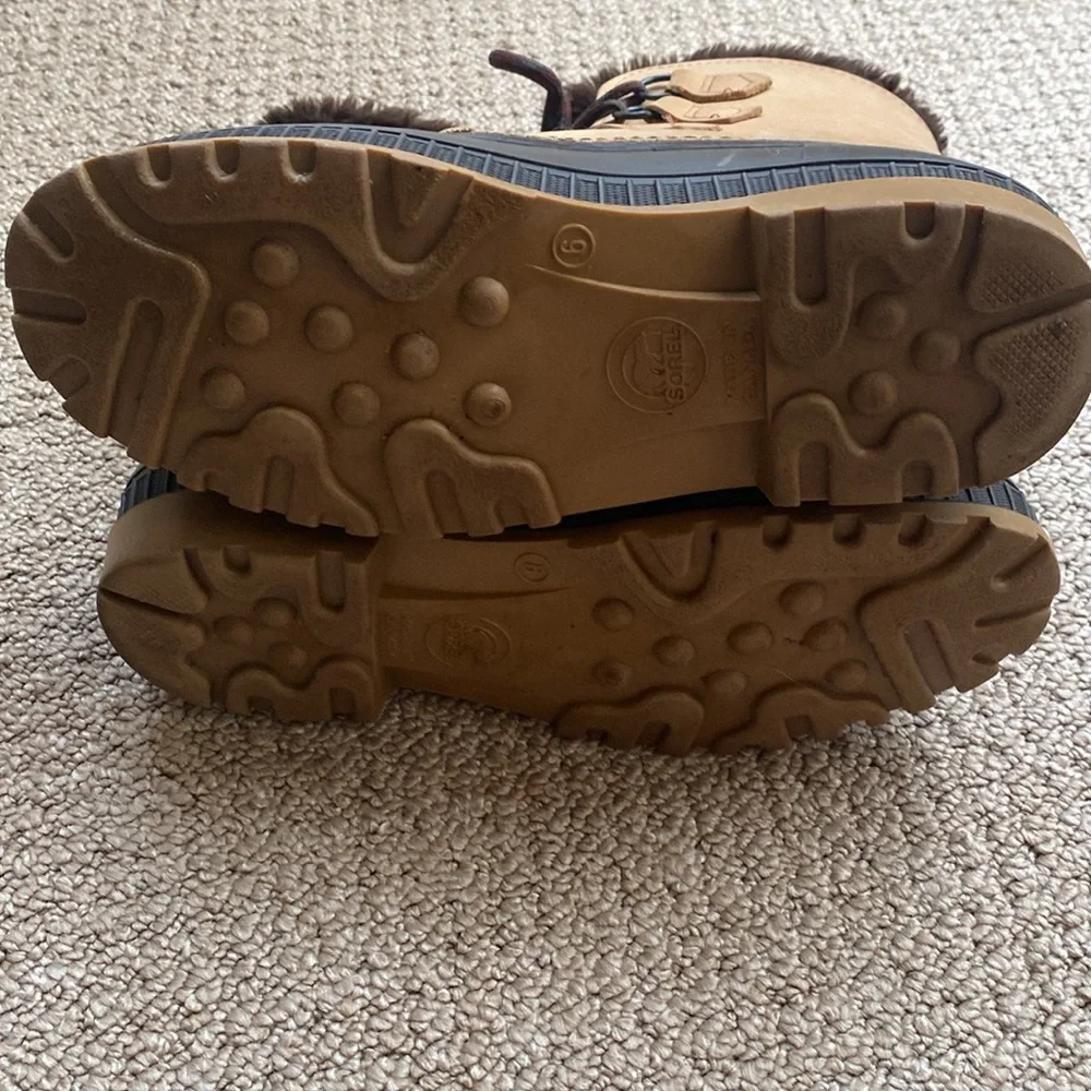 Sorrel‎ Badger Winter Boots Men's size 6/ Women's size 8.